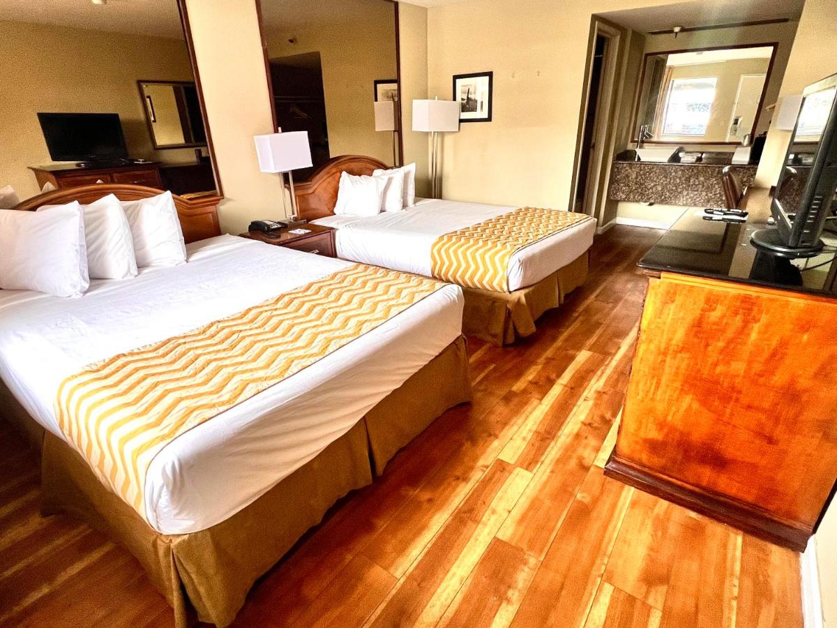 Travelodge by Wyndham Reno - image 2