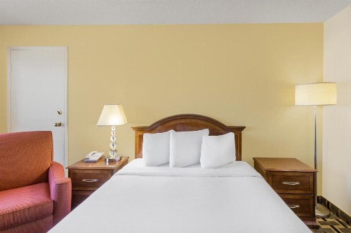Travelodge by Wyndham Reno - image 20