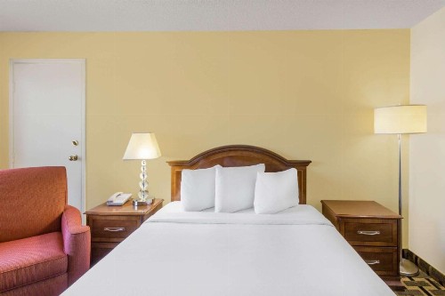 Travelodge by Wyndham Reno - image 34