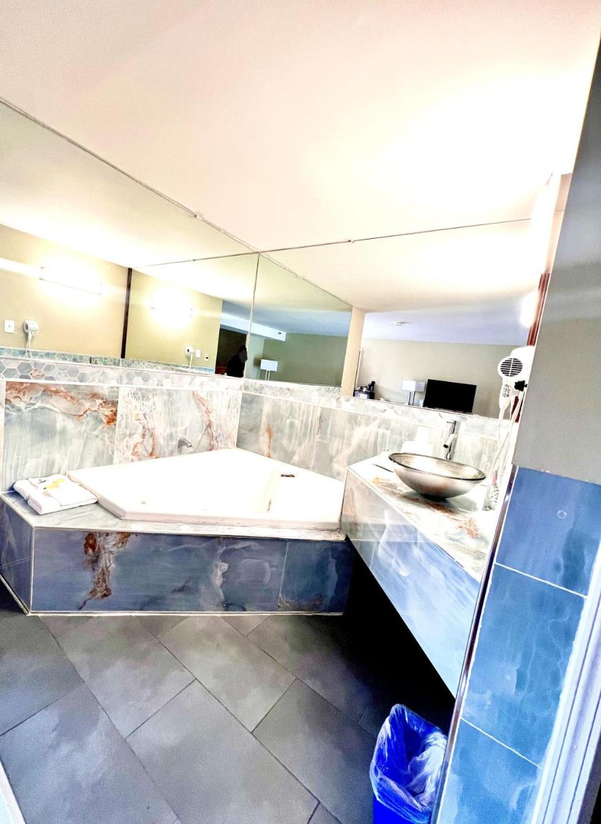 Travelodge by Wyndham Reno - image 4
