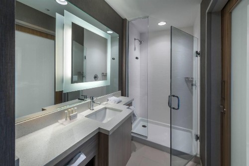 SpringHill Suites by Marriott Reno - image 12