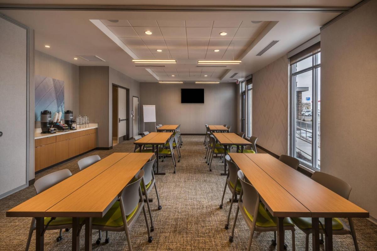 SpringHill Suites by Marriott Reno - image 4