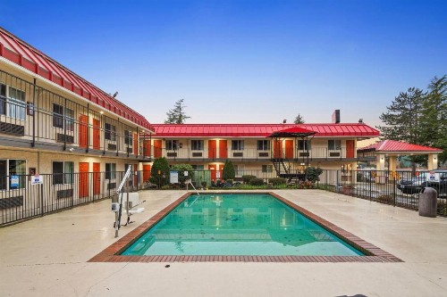 Econo Lodge Renton/ Bellevue - image 10