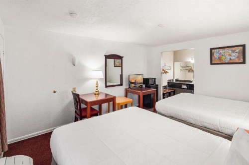 Econo Lodge Renton/ Bellevue - image 13