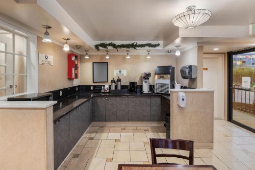Econo Lodge Renton/ Bellevue - image 2