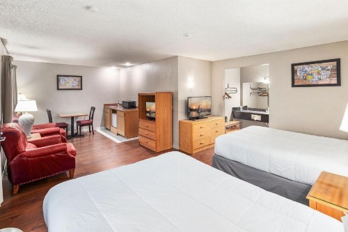 Econo Lodge Renton/ Bellevue - image 28