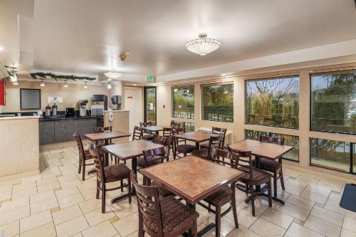 Econo Lodge Renton/ Bellevue - image 33