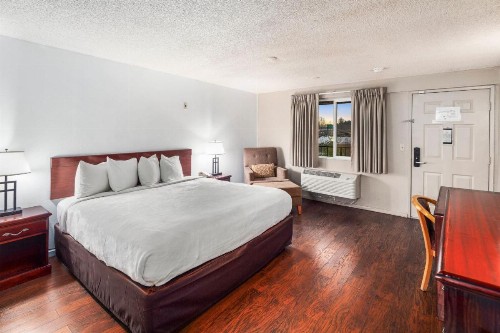 Econo Lodge Renton/ Bellevue - image 35