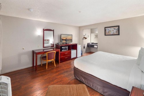 Econo Lodge Renton/ Bellevue - image 38