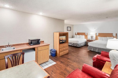 Econo Lodge Renton/ Bellevue - image 8