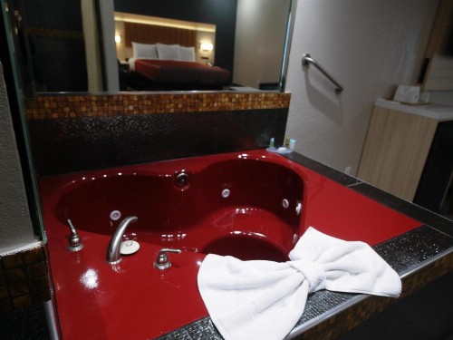 Americas Best Value Inn-Rialto - image 12