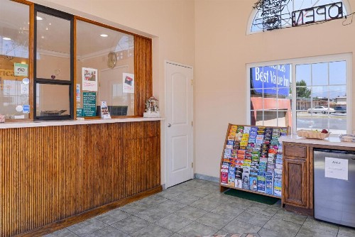 Americas Best Value Inn-Rialto - image 2