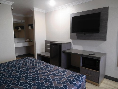 Americas Best Value Inn-Rialto - image 22