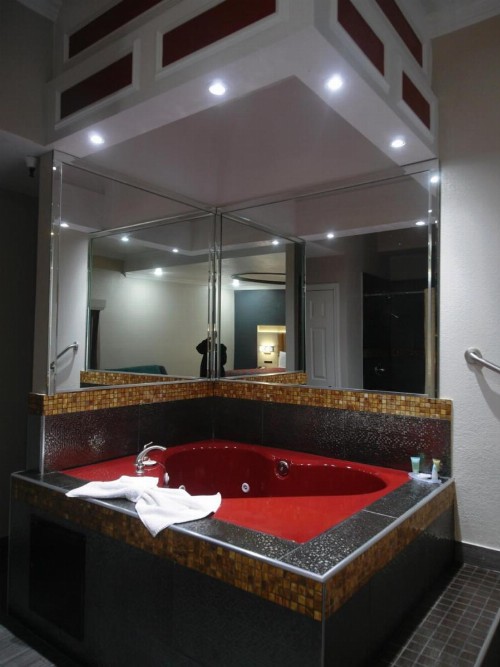 Americas Best Value Inn-Rialto - image 4