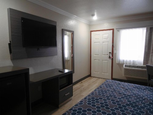 Americas Best Value Inn-Rialto - image 8