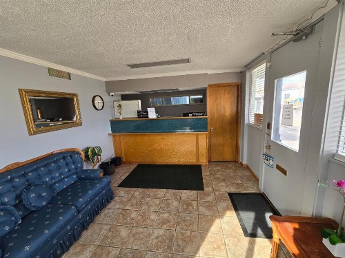 Richmond Inn and Suites - image 2