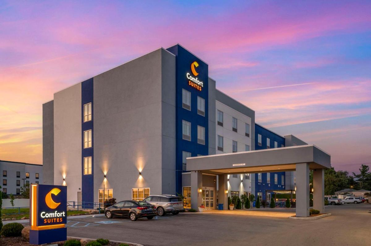 Econo Lodge - image 3