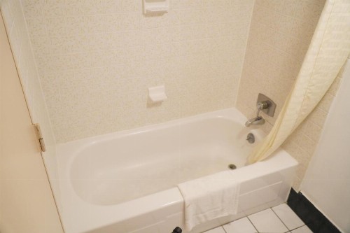 Quality Quarters Inn - image 10