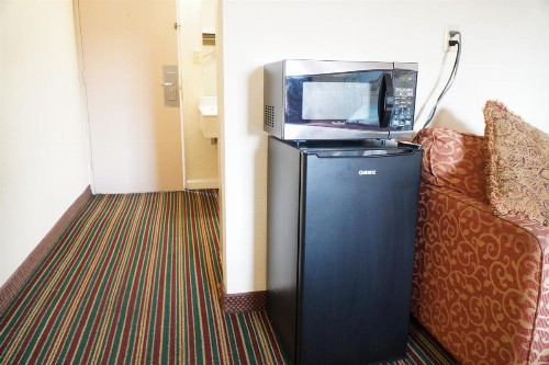Quality Quarters Inn - image 16