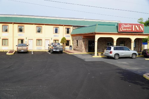 Quality Quarters Inn - image 23