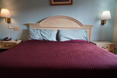 Quality Quarters Inn - image 4