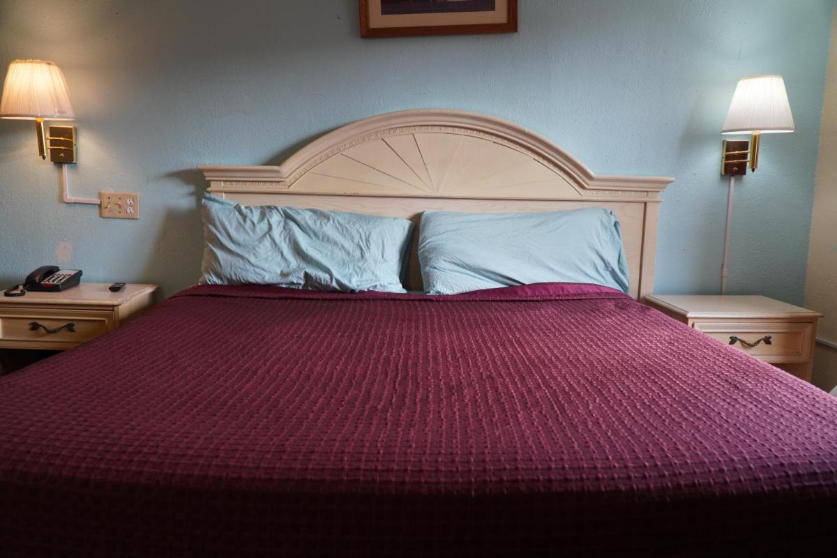 Quality Quarters Inn - image 4