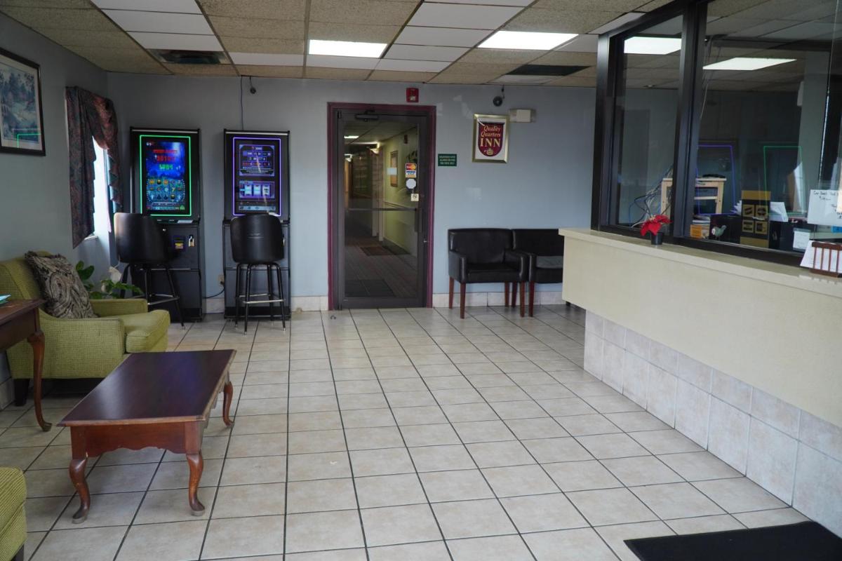 Quality Quarters Inn - image 5