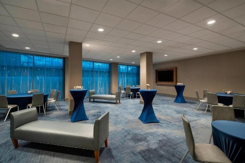 Delta Hotels by Marriott Richmond Downtown - image 15