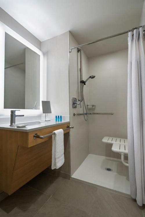 Delta Hotels by Marriott Richmond Downtown - image 21