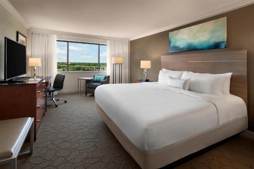 Delta Hotels by Marriott Richmond Downtown - image 3