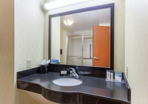 Hampton Inn Richmond - South - image 18