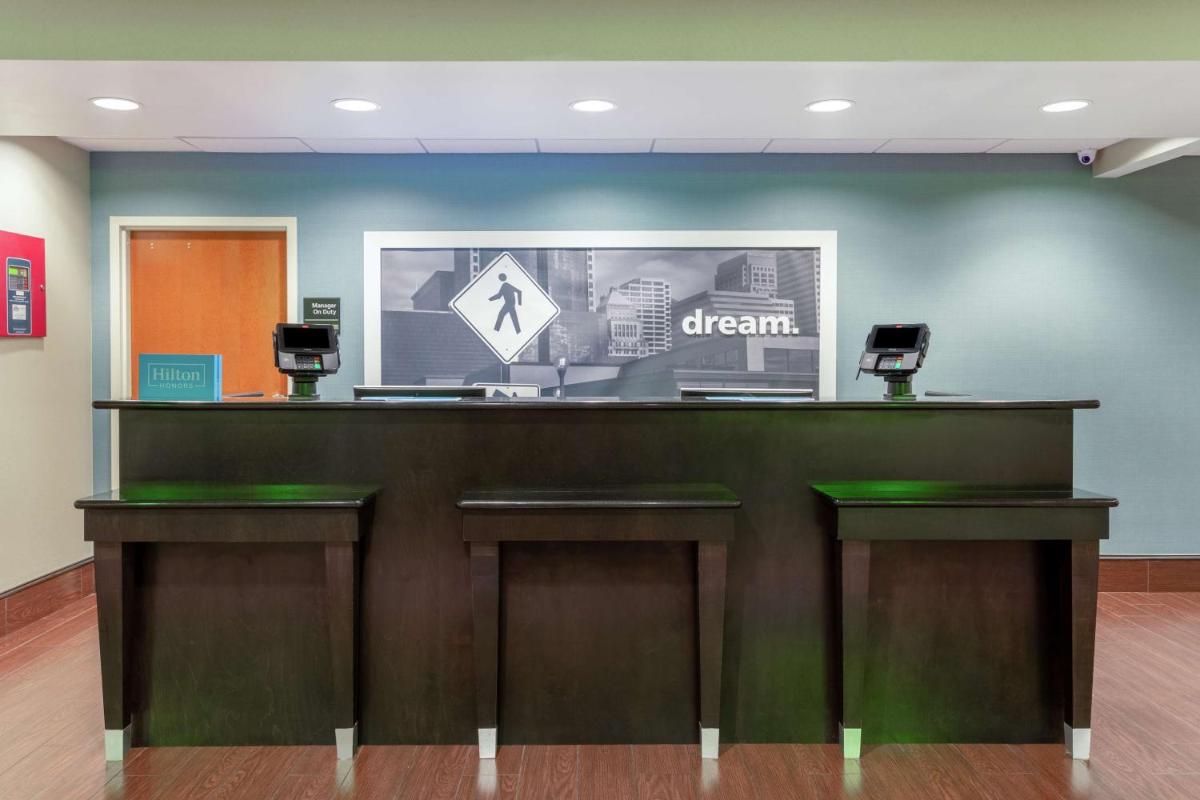 Hampton Inn Richmond - South - image 2