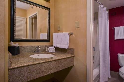 Courtyard by Marriott Richmond West - image 14