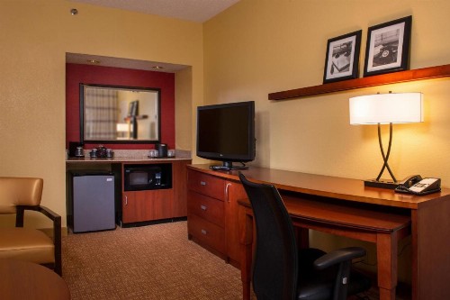 Courtyard by Marriott Richmond West - image 19