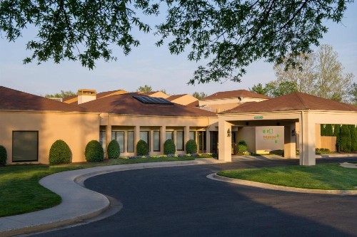 Courtyard by Marriott Richmond West - image 3