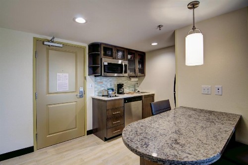 Candlewood Suites Richmond - West Broad an IHG Hotel - image 5