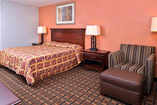 Americas Best Value Inn Richmond - image 4