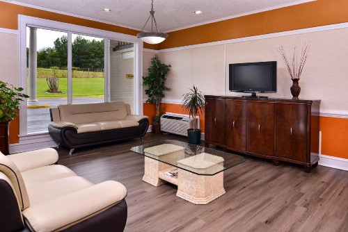 Americas Best Value Inn Richmond - image 7