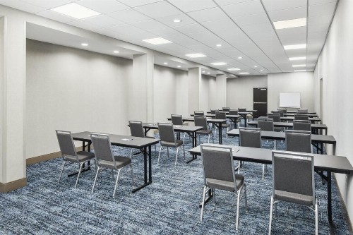 Holiday Inn Express Richmond - Midtown an IHG Hotel - image 34