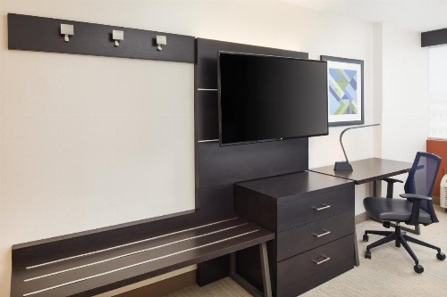 Holiday Inn Express Richmond - Midtown an IHG Hotel - image 49