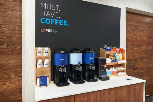 Holiday Inn Express Richmond - Midtown an IHG Hotel - image 6