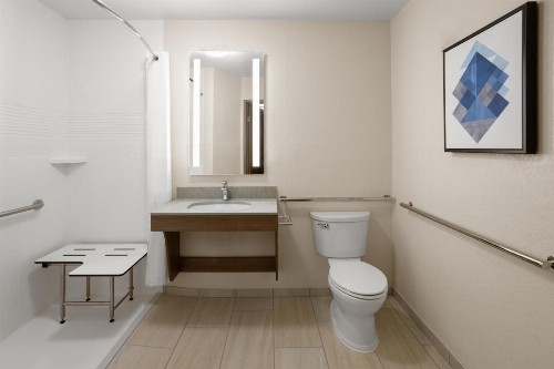 Candlewood Suites Richmond - South - image 11