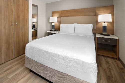 Candlewood Suites Richmond - South - image 23
