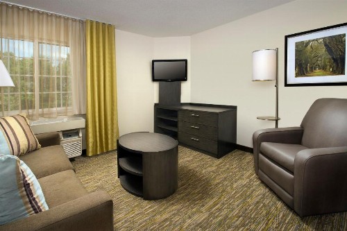 Candlewood Suites Richmond - South - image 41