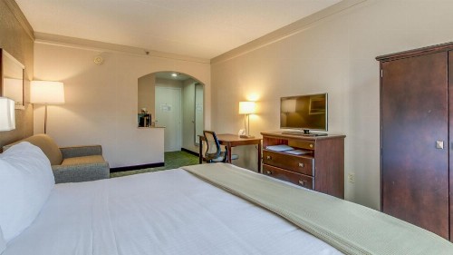 Holiday Inn Express Hotel & Suites Midlothian Turnpike an IHG Hotel - image 41