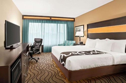 La Quinta Inn & Suites by Wyndham Richmond-Midlothian - image 13