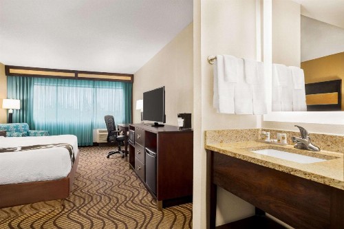 La Quinta Inn & Suites by Wyndham Richmond-Midlothian - image 14