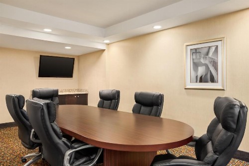 La Quinta Inn & Suites by Wyndham Richmond-Midlothian - image 42