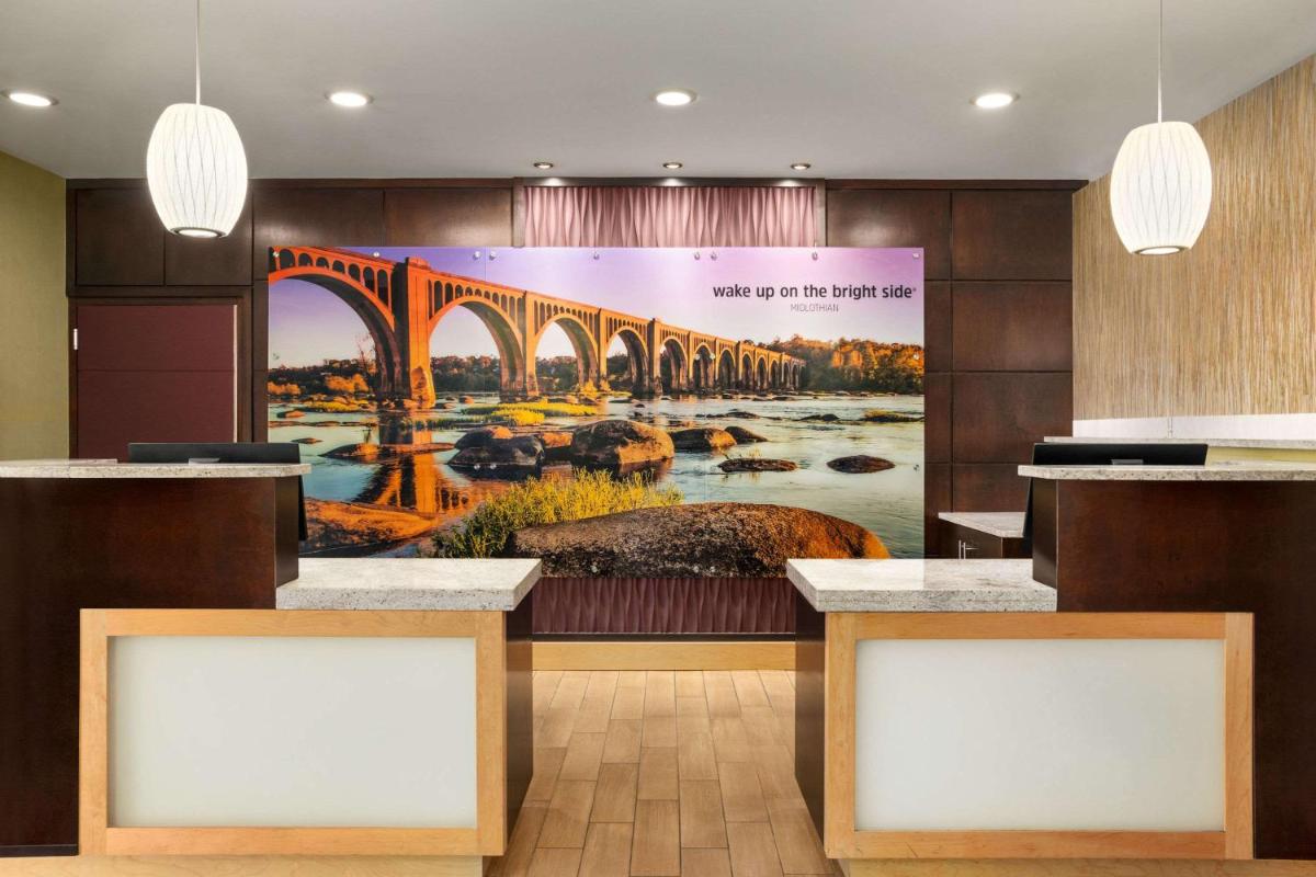 La Quinta Inn & Suites by Wyndham Richmond-Midlothian - image 5