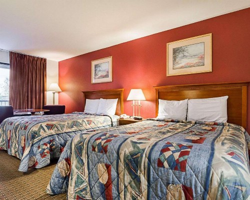 Econo Lodge Richmond - image 7